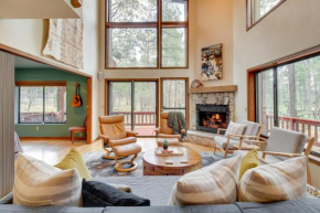 Spacious Pinetop-Lakeside Home with Deck - Near Golf